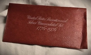 1976 BICENTENNIAL SILVER UNCIRCULATED SET: OGP (7067) - Picture 1 of 3