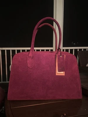 NUEVO CON ETIQUETAS RARO Bolso de Bolos Margot New York 100% Gamuza Asa Superior Rojo Borgoña Foto 1 de 4