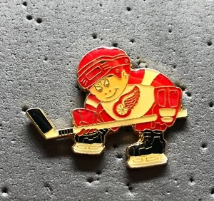 Detroit Red Wings Lil Bratt Player NHL Hockey Pin - Imagen 1 de 1