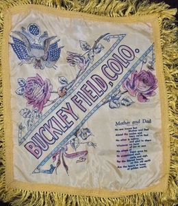 Segunda Guerra Mundial Ejército de Estados Unidos Buckley Feild Colorado-Funda de almohada satinada para mamá y papá-Militar Stk#12 - Imagen 1 de 8