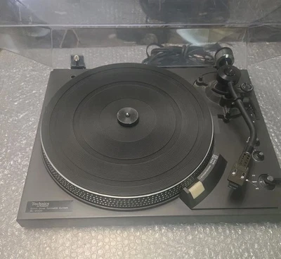 Technics SL-2000 Direct Drive Player System Turntable w/Headshell. - Image 1 of 4