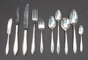 Oneida Reverie Nobility plate  silverplate 122 pc forks spoons knives demitasse - Picture 1 of 3