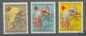 Ned Nieuw Guinea 38-40 birds Rred Crossgestempeld USED - Picture 1 of 1