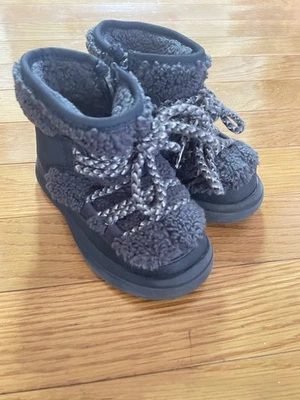 Botas Zara gris carbón niño Foto 1 de 4