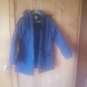 Totes Women's Navy Blue Hooded Puffy Coat Zips Pockets Size M - Picture 1 of 5