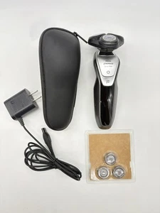 PHILLIPS NORELCO S5675 AFEITADORA INALÁMBRICA TRIPLE CABEZAL 5000 EN SECO HÚMEDO CON CUCHILLAS ADICIONALES - Imagen 1 de 4