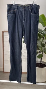 Men's TOMMY BAHAMA Classic Fit Lyocell Jeans Size 38 X 34 - Picture 1 of 4