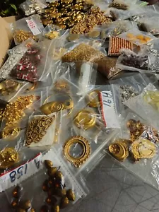 VINTAGE SORTIMENT MASSIVE MESSING & METALL ZUBEHÖR, SCHMUCKHERSTELLUNG 13 PFUND KONVOLUT. - Bild 1 von 24