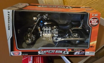 New Honda Valkyrie Motor Max Diecast & Plastic 1/6 Scale SUPERBIKE CYCLE  Mib  - Image 1 of 4