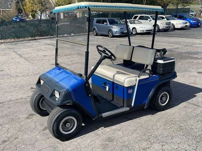 EZGO golf cart repair service manual 1989 - 1993 gas engine full of information!