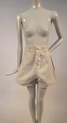 PANTALONES CORTOS BLANCOS VINTAGE AÑOS 30 CON BOTÓN DELANTERO Foto 1 de 3
