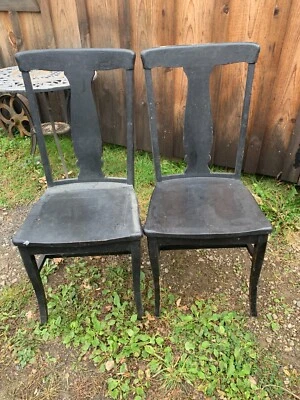 Antiguo par de sillas inferiores de madera dobladas y hermanos ¿roble pesado o arce? Negro Foto 1 de 4