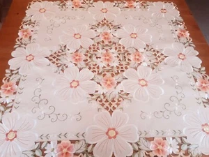 85*85cm SquareEmbroidered 'LargeWhiteSunflower with RedFlower' cut-out T/cloth - Picture 1 of 4
