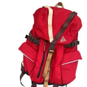 Zaino Nike Acg Steel City 35 USATO uomo VINTAGE rosso misura altezza circa 51 cm - Foto 1 di 10