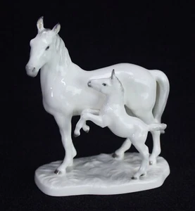 Noritake Figurine Horses Mother and Baby Vintage Porcelain - Picture 1 of 8