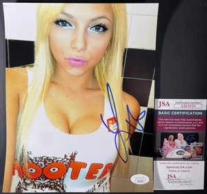 WWE Liv Morgan firmato Hooters 8x10 foto B autografo WrestleMania JSA COA - Foto 1 di 1