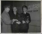 1946 Pressefoto Dwight Eisenhower beim Schließen der Bühnentürkantine