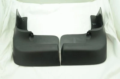 Protectores contra salpicaduras delanteros 999J2-HX003 2012-2018 genuinos Nissan NV negros Foto 1 de 3