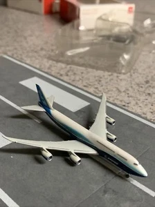 Hogan Wings 1000 scale diecast model B747-8i House Colors "Rollout" - Picture 1 of 12