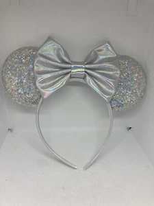 Disney Parks Silber Pailletten Minnie Ohren Stirnband mit holografischer Schleife - Bild 1 von 9