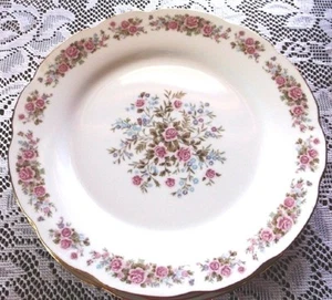 Remington by Red Sea China 4 Soup Coupe Bowls Raised Pink Roses on White - Picture 1 of 4