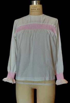 BLUSA DE ALGODÓN BLANCA para mujer MCM de colección años 60 con cuello joya rosa, manga larga Foto 1 de 4