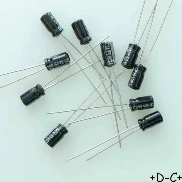 Condensateur 15µF 16V électrolytic 4x7mm pas1.5 105° GA-A EEAGA1C150 (lot de 10) - Photo 1/1