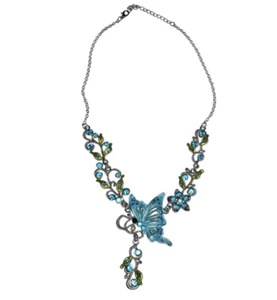 Gorgeous Necklace With Butterfly Pendant - Picture 1 of 6