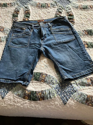 Pantalones cortos de mezclilla de la marca Out Jeans para mujer - talla 8 Foto 1 de 4