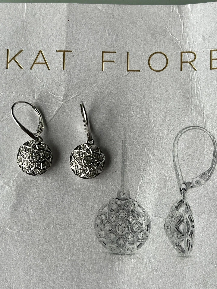 Kat Florence London 18k D Flawless Diamond Dangle Earrings. Foto 1 de 4