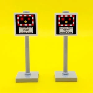 NEW LEGO® Train Track Part Level Crossing Signs x2 Street Road Traffic Light - Picture 1 of 1