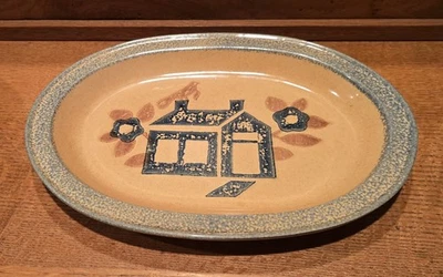 USA VTG 14" Pfaltzgraff Serving Platter Folk Art House Replacement Rustic Farm - Image 1 of 4