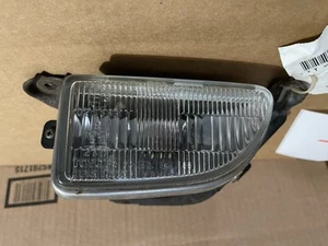 Left OEM Driving Light fits: 1990 Toyota Celica Fog-Driving bumper mounted 2WD - Picture 1 of 4