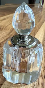 Art Deco Parfümflakon aus geschliffenem Kristall mit facettiertem Schraubverschluss / Dauber - Bild 1 von 8