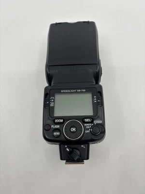 Flash Speedlight Nikon SB-700 Foto 1 de 4