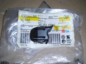 Original VW Führungsprofil 3A0853676A - Bild 1 von 3