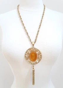 vtg 60s Intaglio glass cameo tassel pendant necklace - Picture 1 of 6