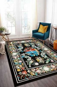 Table Top With a Coat of Arms (1685) Carpet Rug, United Kingdom Rug, England Map - Picture 1 of 4