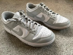 Erwachsene Nike Dunks Low Größe UK 8,5 Light Smoke (Grau) & Weiß Top Zustand - Bild 1 von 9