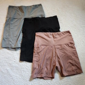 Set 3 pantaloncini bici con tasche donna L/XL - Foto 1 di 2