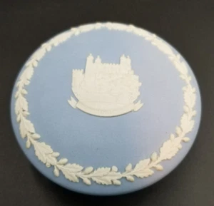 Wedgwood Jasperware Trinket Box Tower of London Blue - Picture 1 of 8