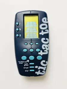 Juego electrónico de mano Tic Tac Toe Radica 1998 vintage - ¡probado y funcionando! - Imagen 1 de 3