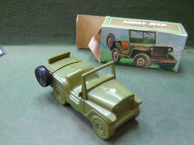 Vintage Boxed 1970s Unused Avon Wild Country After Shave in US Army Jeep Bottle - Image 1 of 4