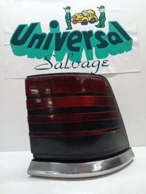 Luz trasera derecha Chrysler Lebaron 1988 Foto 1 de 4