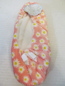 Fuzzy Babba Womens 1 Pair Slipper Socks, Pink Daisey with Bow, Size M/L (8-10) - Picture 1 of 4