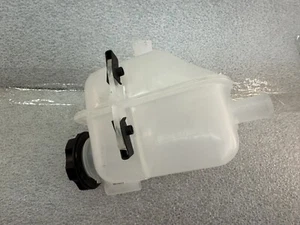 Radiator Reservoir Tank ACDelco 42439123 13545898 - Picture 1 of 4