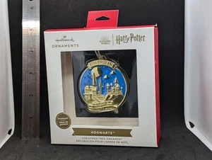 2023 Premium Hallmark Christmas Ornament Wizarding World Harry Potter Hogwarts - Picture 1 of 3