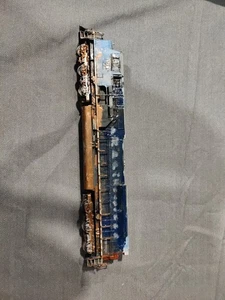 KATO HO Scale SD90/43MAC with BAD PAINT JOB runs Ok  - Picture 1 of 15