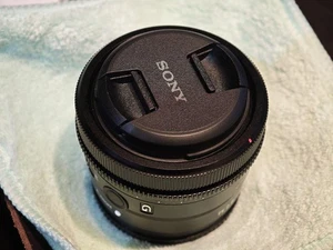 Sony FE 24mm F2.8 G Full Frame Lens SEL24F28G Excellent Condition - Picture 1 of 11