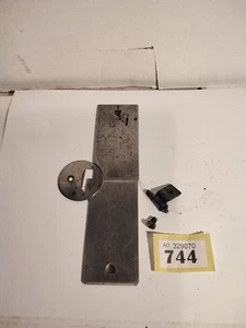 SINGER 27K PLACAS GARGANTA Y PERRO DE ALIMENTACIÓN CON TORNILLOS 1894 - Imagen 1 de 5